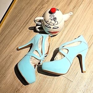 Mint Pumps